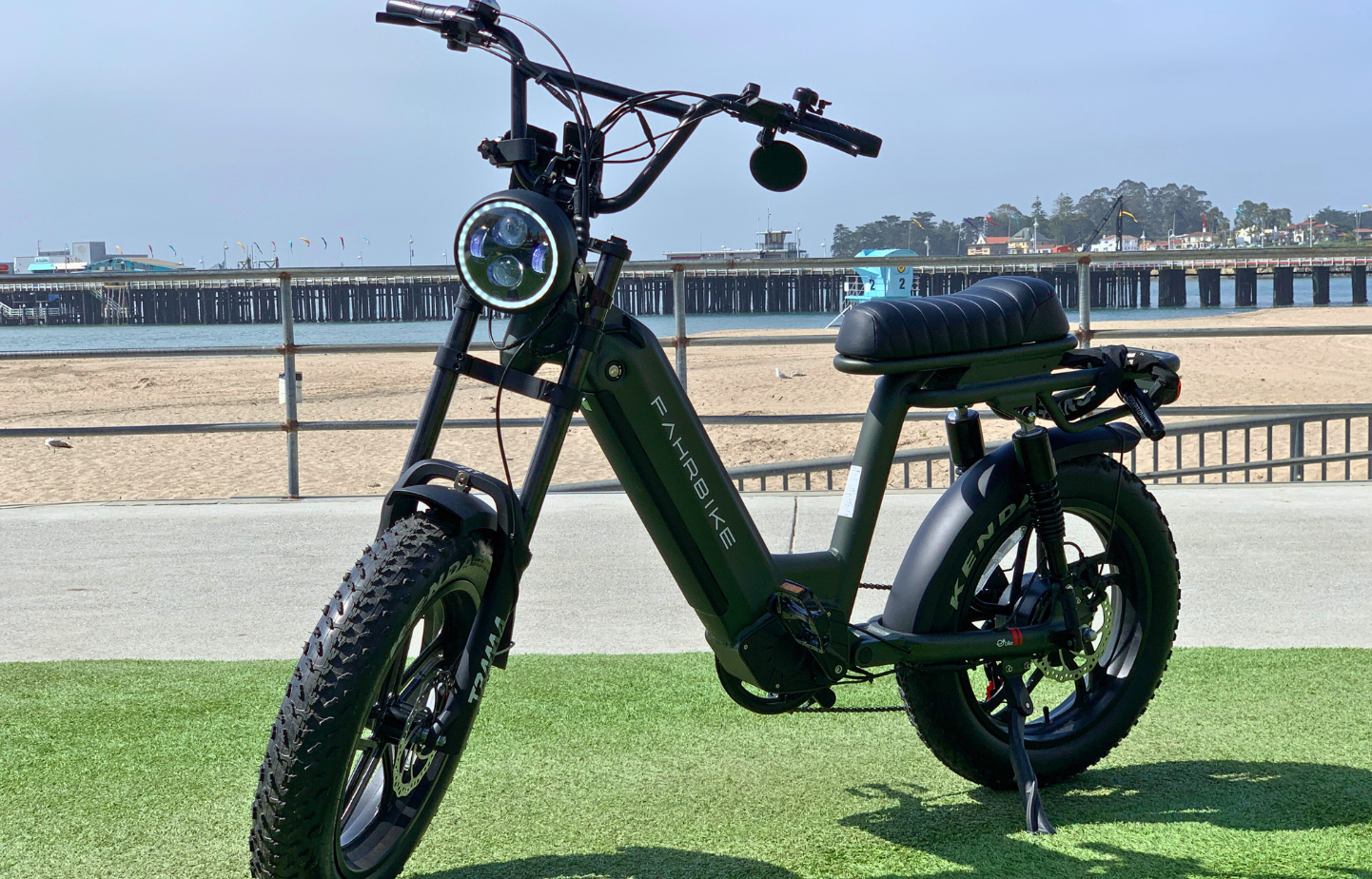 Roadster73 Plus Moped-Style eBike